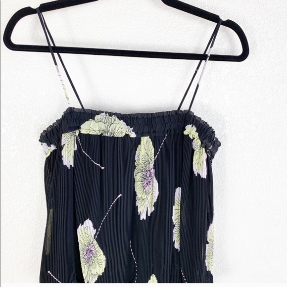 1. State NWT Pleated Floral Dress - Picture 4 of 5